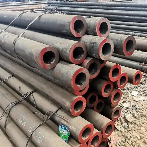 山東無(wú)縫鋼管廠型號(hào)齊全銷售